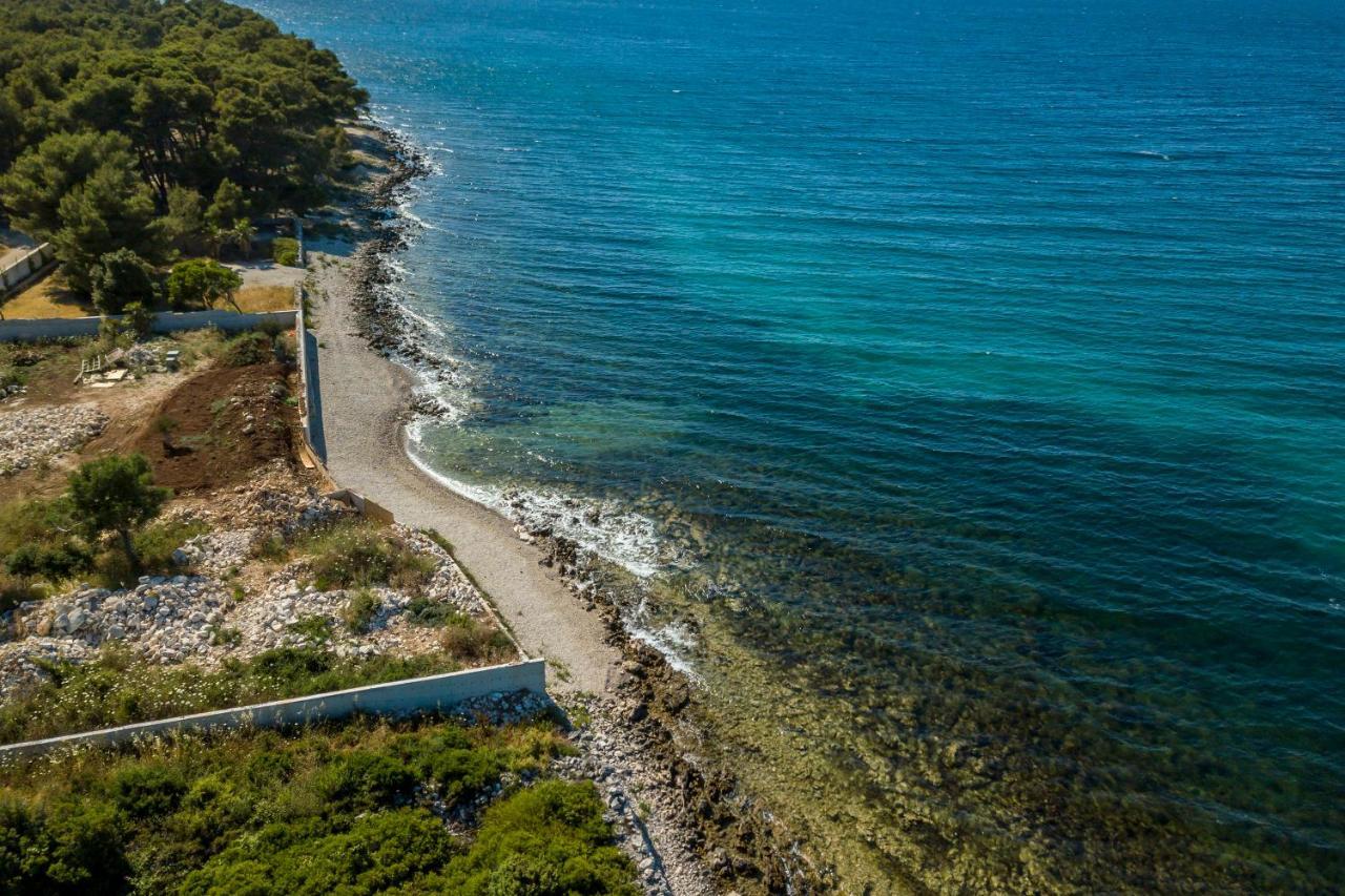 Island Getaway - Heritage House Mirce Buitenkant foto