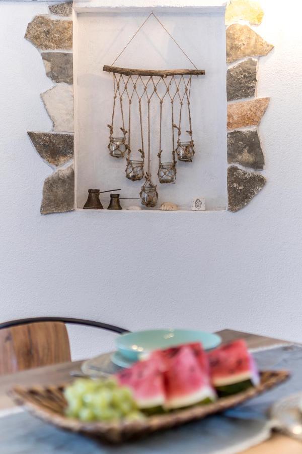 Island Getaway - Heritage House Mirce Buitenkant foto