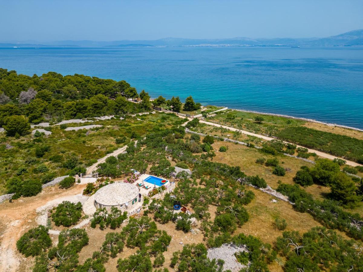 Island Getaway - Heritage House Mirce Buitenkant foto